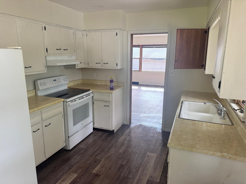 Building Photo - 335 E Campbell Ave