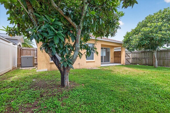 Building Photo - 557 Lindsay Anne Ct