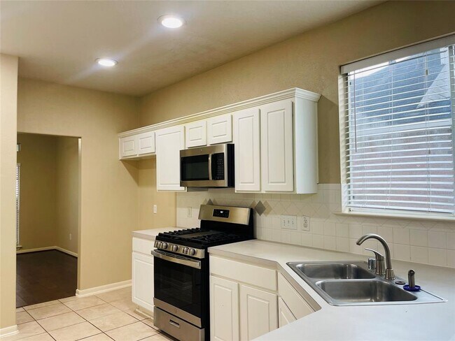 Building Photo - 14118 Millglen Ct