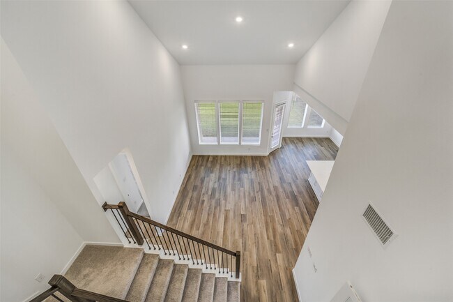 Building Photo - 31111 Marlow Mnr Ct