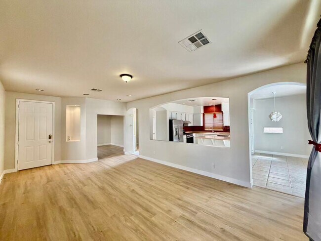 Building Photo - Beautiful and well-maintained two-story home in summerlin