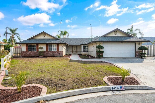 Building Photo - Hemet Rental with Attached Garage, Fireplace & Private Backyard