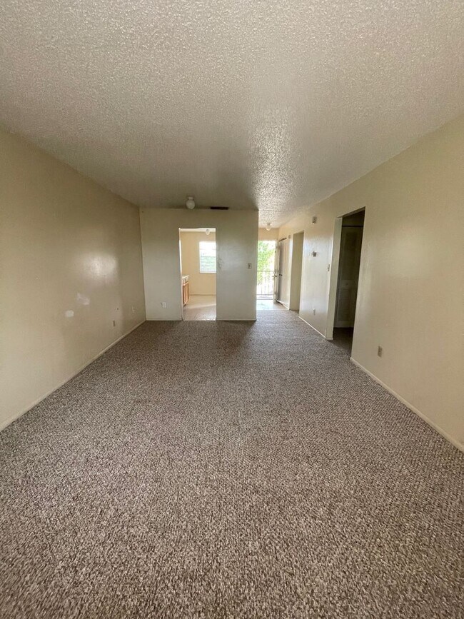 Building Photo - KNOX N