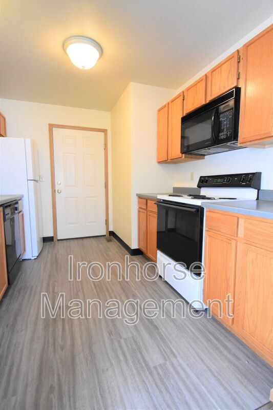 Building Photo - 2411 Wheeler Dr