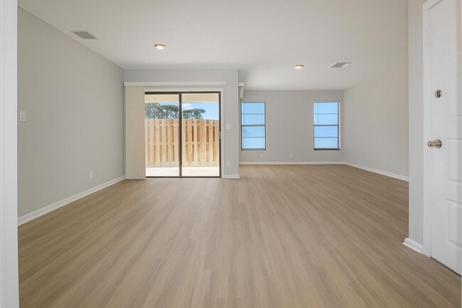 Building Photo - 9224 Roan Ln