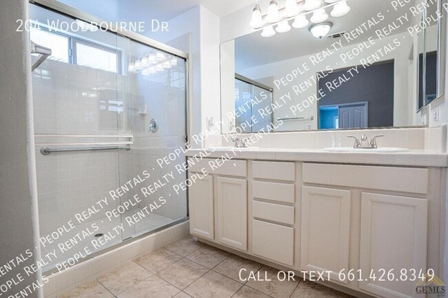 Building Photo - 204 Woodbourne Dr