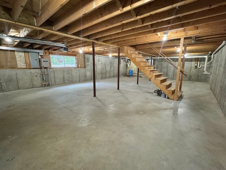 Building Photo - 246 Green Lake Rd