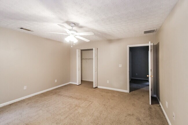 Building Photo - 4385 Bradley Dr SW