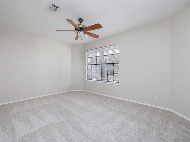 Building Photo - Charming 2 bd 2 bath Condo in Travis Oaks ...
