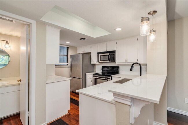 Building Photo - 1411 Norwalk-207
