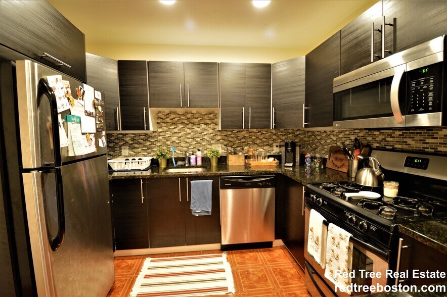 Building Photo - 191 Winthrop Rd