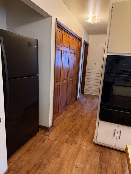 Building Photo - 602 Kaw St