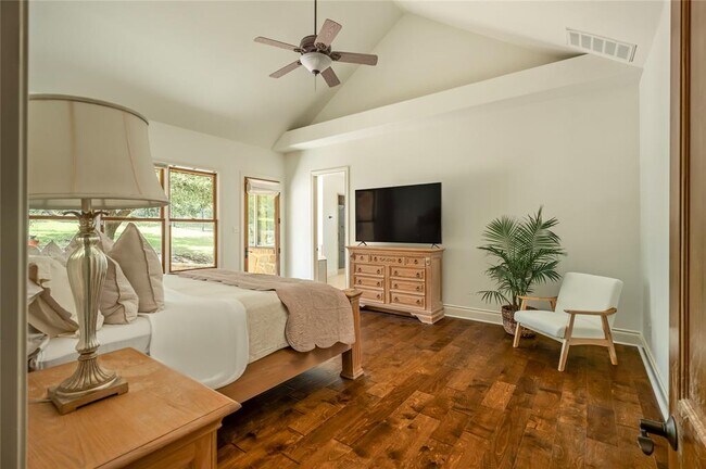 Building Photo - 571 Polo Club Dr