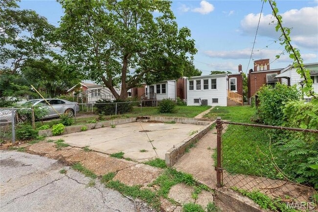 Building Photo - 6445 S Kingshighway Blvd