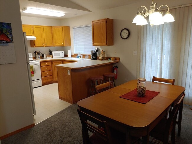 Building Photo - "Welcome to the fully furnished rancher wi...