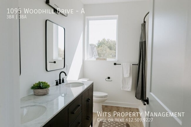 Building Photo - 1095 Woodhill Dr