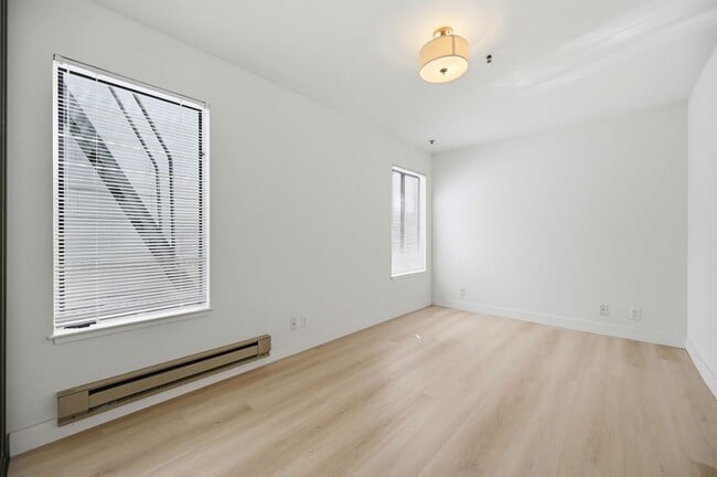 Building Photo - Hip Condo Apt. in the Mission+ Great Walkability+ Laundry in the building!