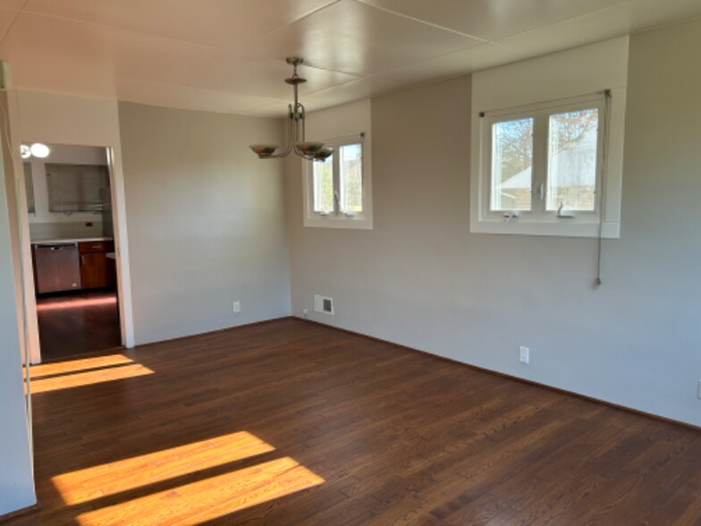 Building Photo - 5819 Black Hawk Dr