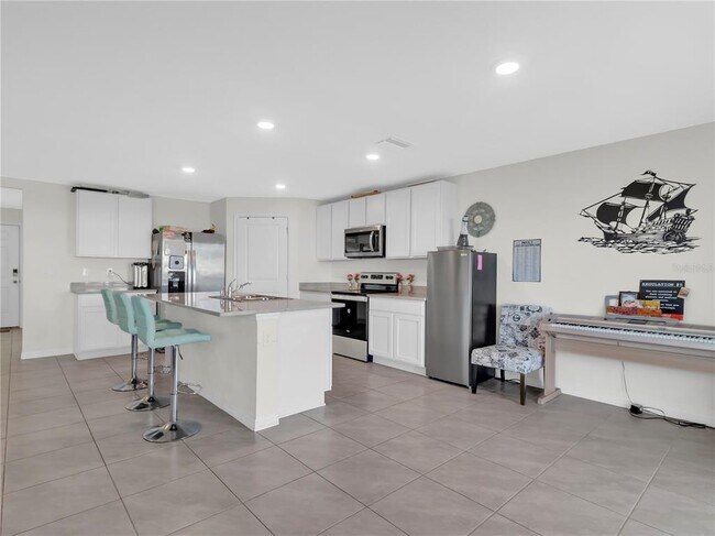 Building Photo - 16767 Sunburst Lake St