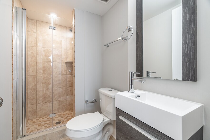 Building Photo - 421 N 39th St