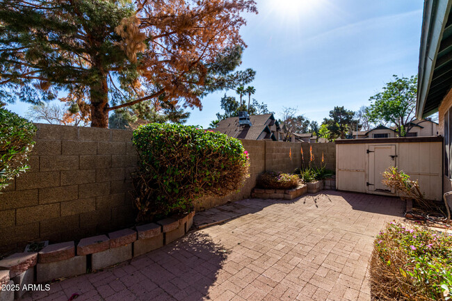 Building Photo - 4826 W Manzanita Dr