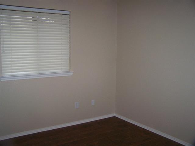 Building Photo - 827 Meandering Way