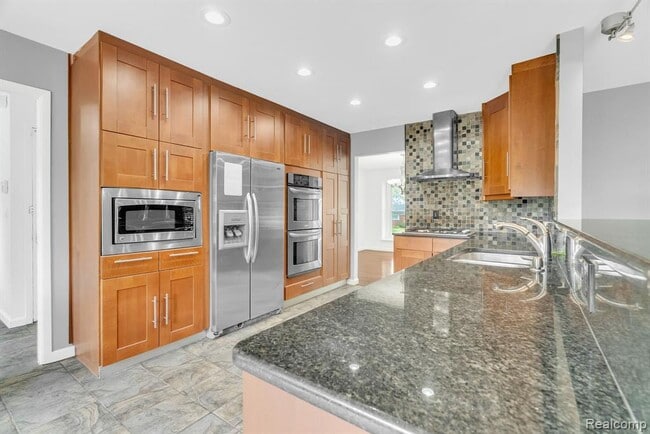 Building Photo - 36939 Heatherton Dr