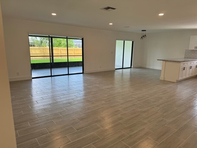 Building Photo - 158 Cordoba Cir