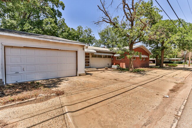 Building Photo - 3801 26th St