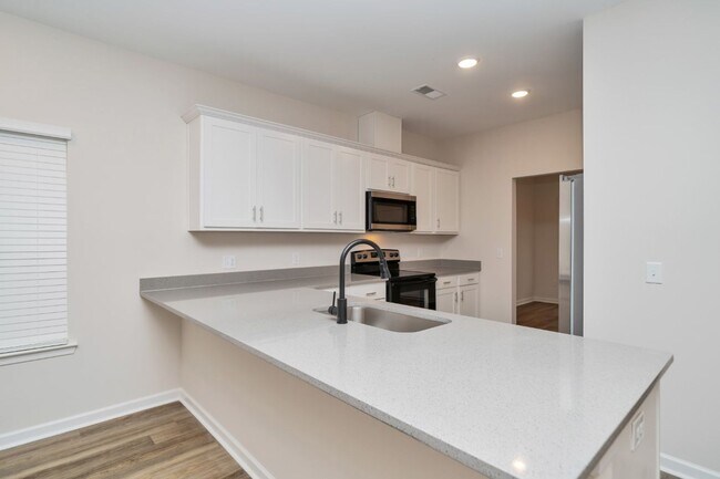 Building Photo - 2241 Headrick Rd