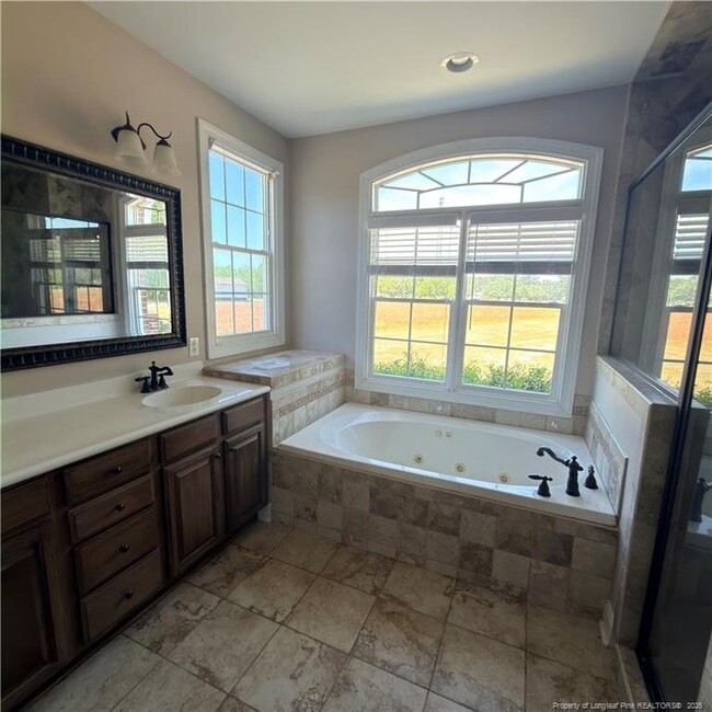 Building Photo - 3686 Linden Rd