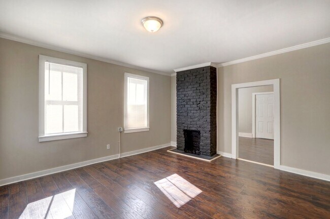 Building Photo - 2425 Drayton St