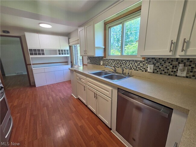 Building Photo - 2536 Claver Rd