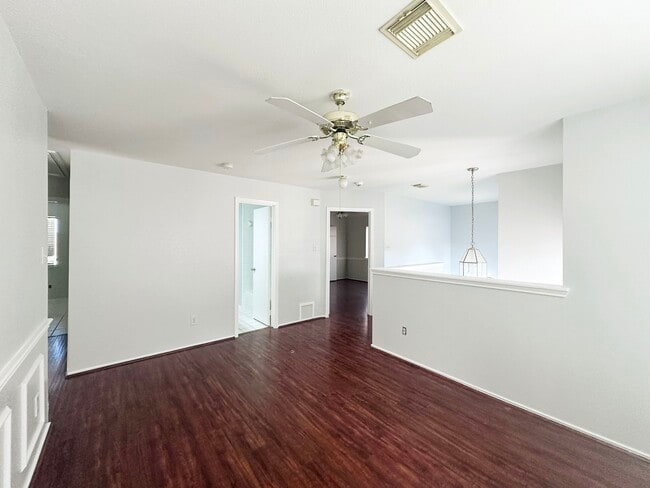 Building Photo - 15522 Baxter Ave