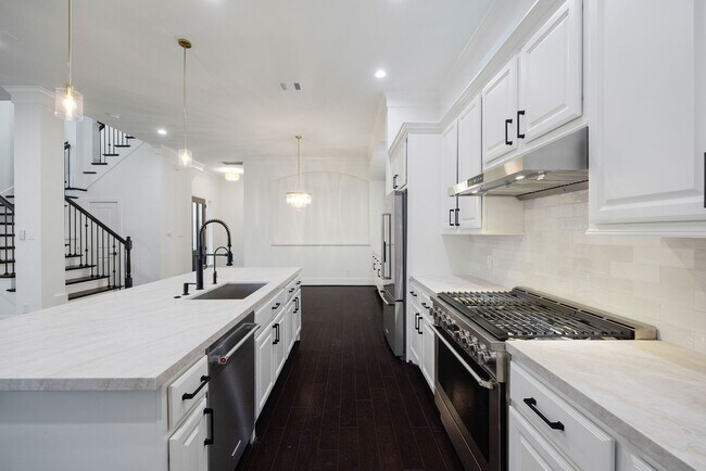 Building Photo - 8213 Cabernet Ln
