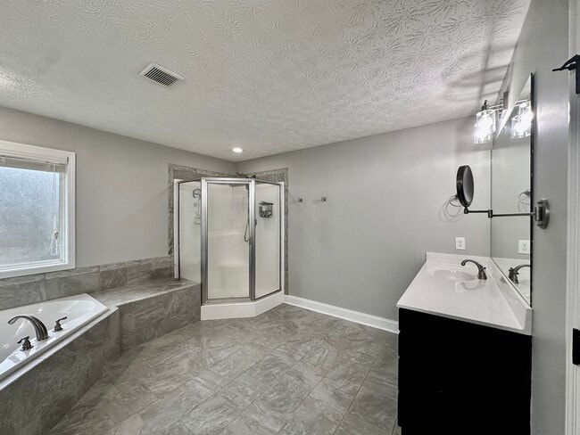 Building Photo - 9583 Yarbrough Rd