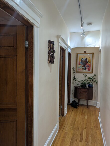 Building Photo - 37 Farquhar St