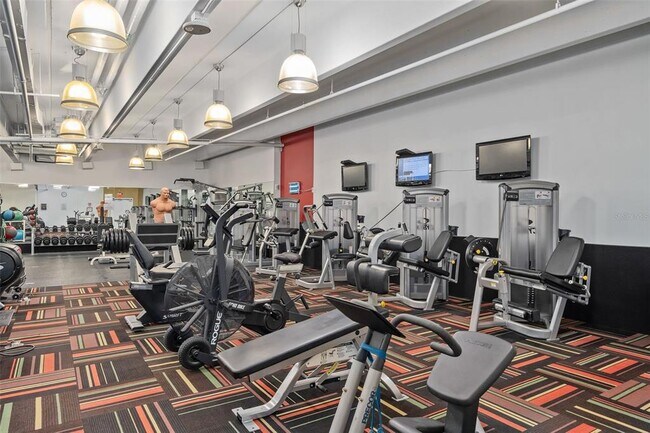 Building Photo - 101 S Eola Dr