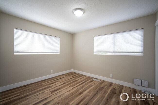 Building Photo - 19 E 1300 S