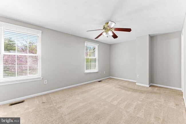 Building Photo - 1246 Seminole Dr