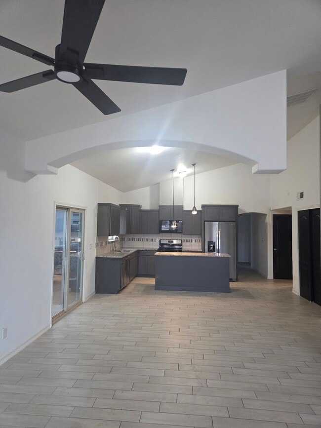Building Photo - 14853 Tierra Crystal Ave