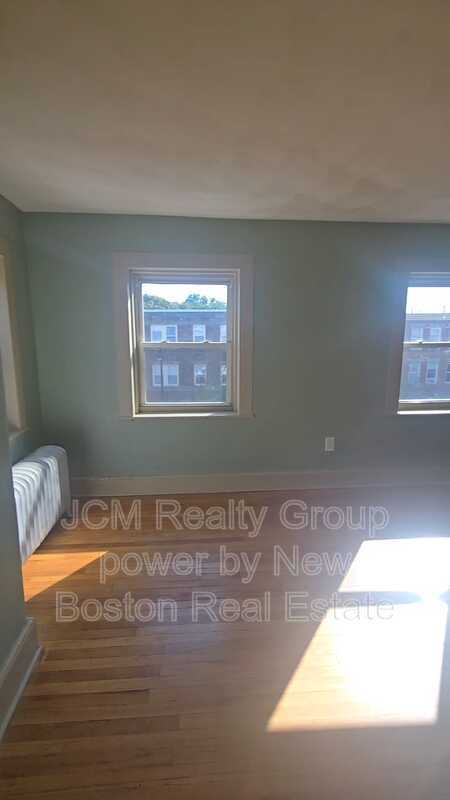 Building Photo - 86 Main St