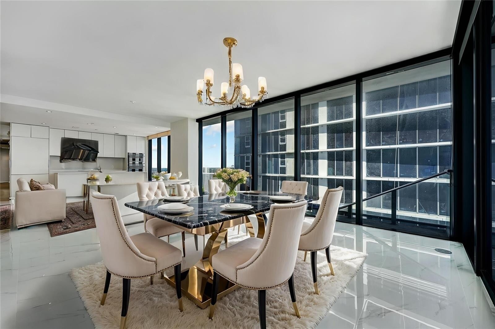 Building Photo - 700 NE 24th St