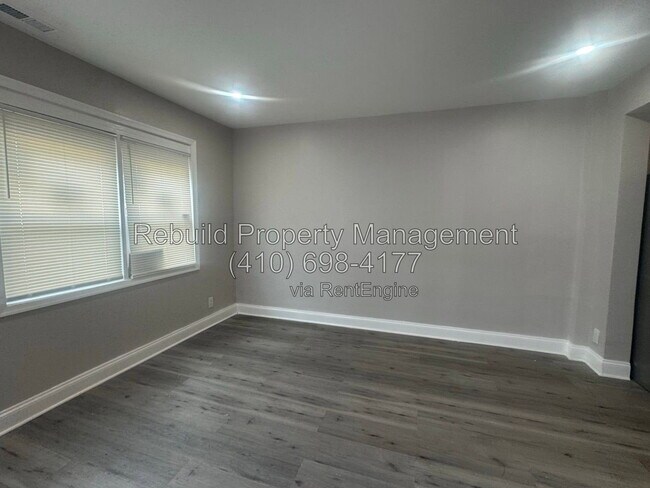 Building Photo - 2841 Oakford Ave