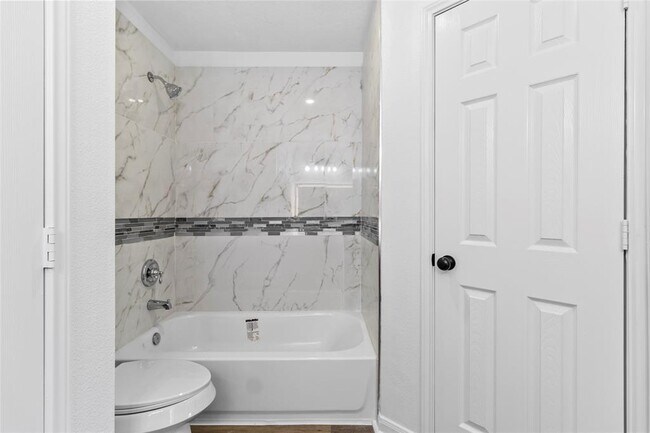 Building Photo - 6894 Stillwater Dr