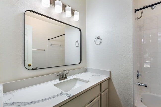 Building Photo - 8708 Weiser Dr