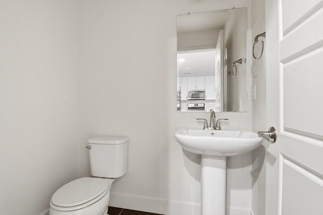 Building Photo - $2,645.95, 3 bed, 2.5 bath end unit located in Aurora with a washer and dryer.