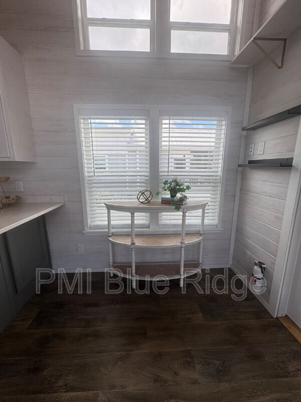 Building Photo - 57 Breezy Mdw Ln