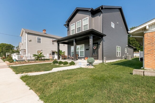 Building Photo - Do Not Miss this Beautiful piece of property.