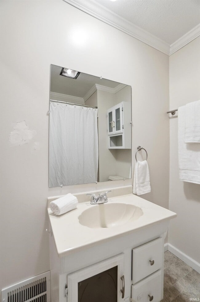 Building Photo - 1239 Charlotte Ave